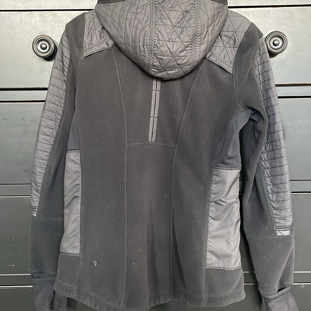 Lulemon running jacket - Picture 8 of 12